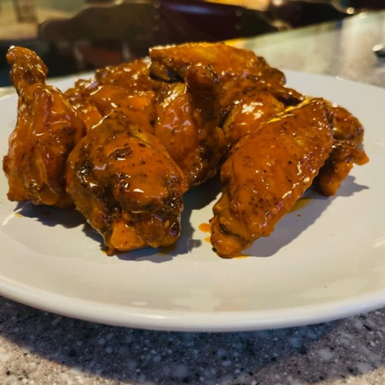 Delicious Buffalo Wings: A Crowd Favorite