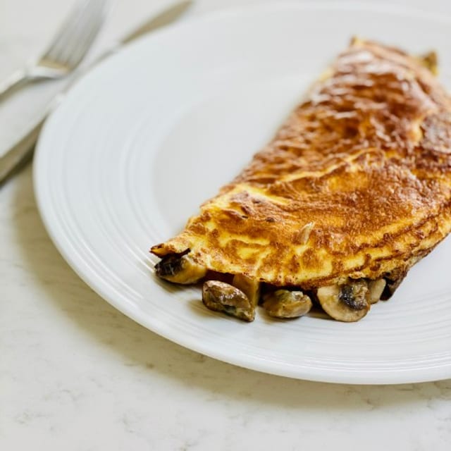 Brunch Cheesy Mushroom & Spinach Omelette.