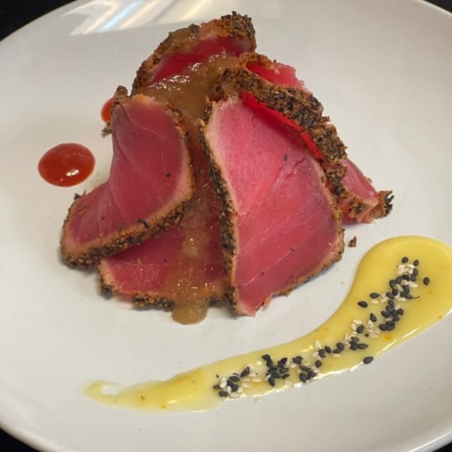 Brunch Pepper-Seared Tuna Plate.