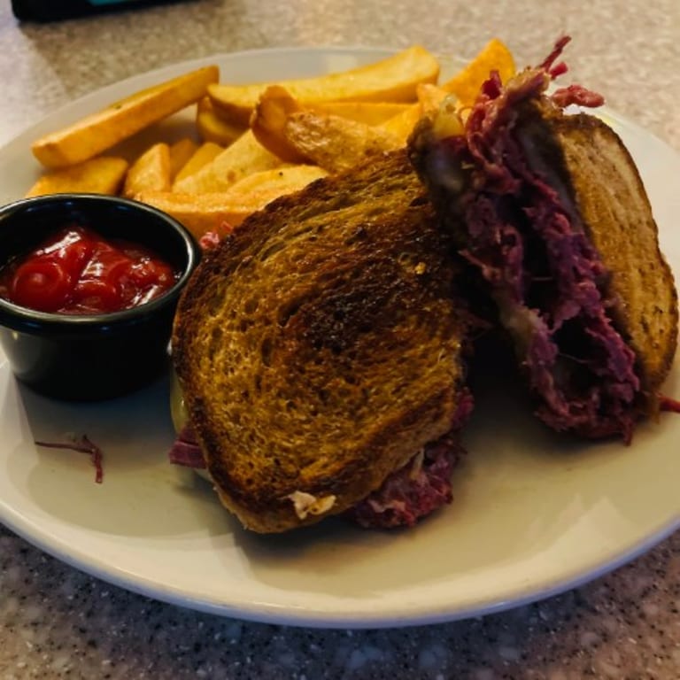Delicious Reuben Sandwiches: A Must-Try!